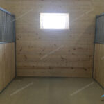 Денник з арковими дверима Денник с арочной дверью horse stall