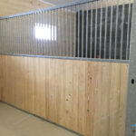 Денник з арковими дверима Денник с арочной дверью horse stall