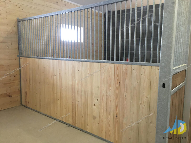 Денник з арковими дверима Денник с арочной дверью horse stall
